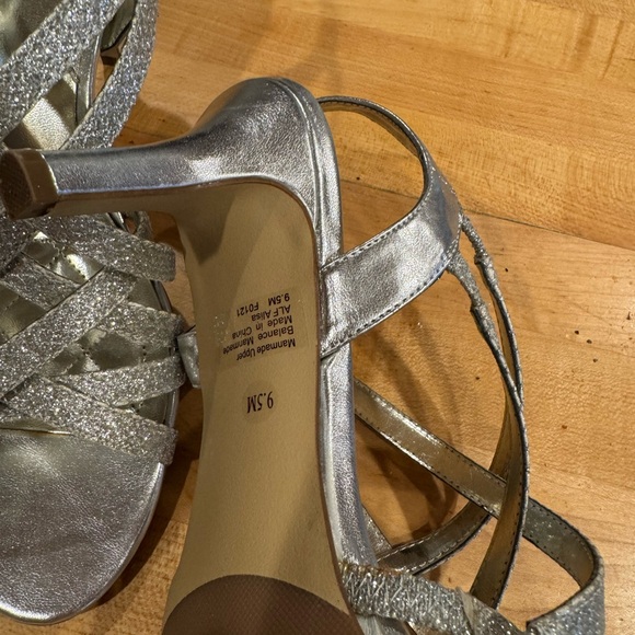 Never worn size 9.5 silver Alfani Step N Sandals (no box) - Picture 2 of 3